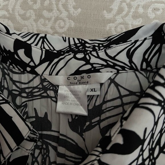 Como by Fred David Black White Abstract Floral Blouse Size XL - Picture 11 of 12